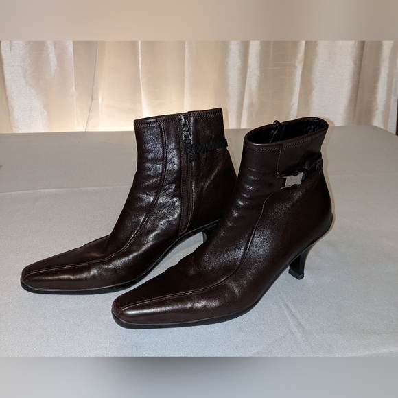 Prada brown leather ankle boot. 38.5 / 8.5. Great condition! Sooo soft. - Picture 2 of 15